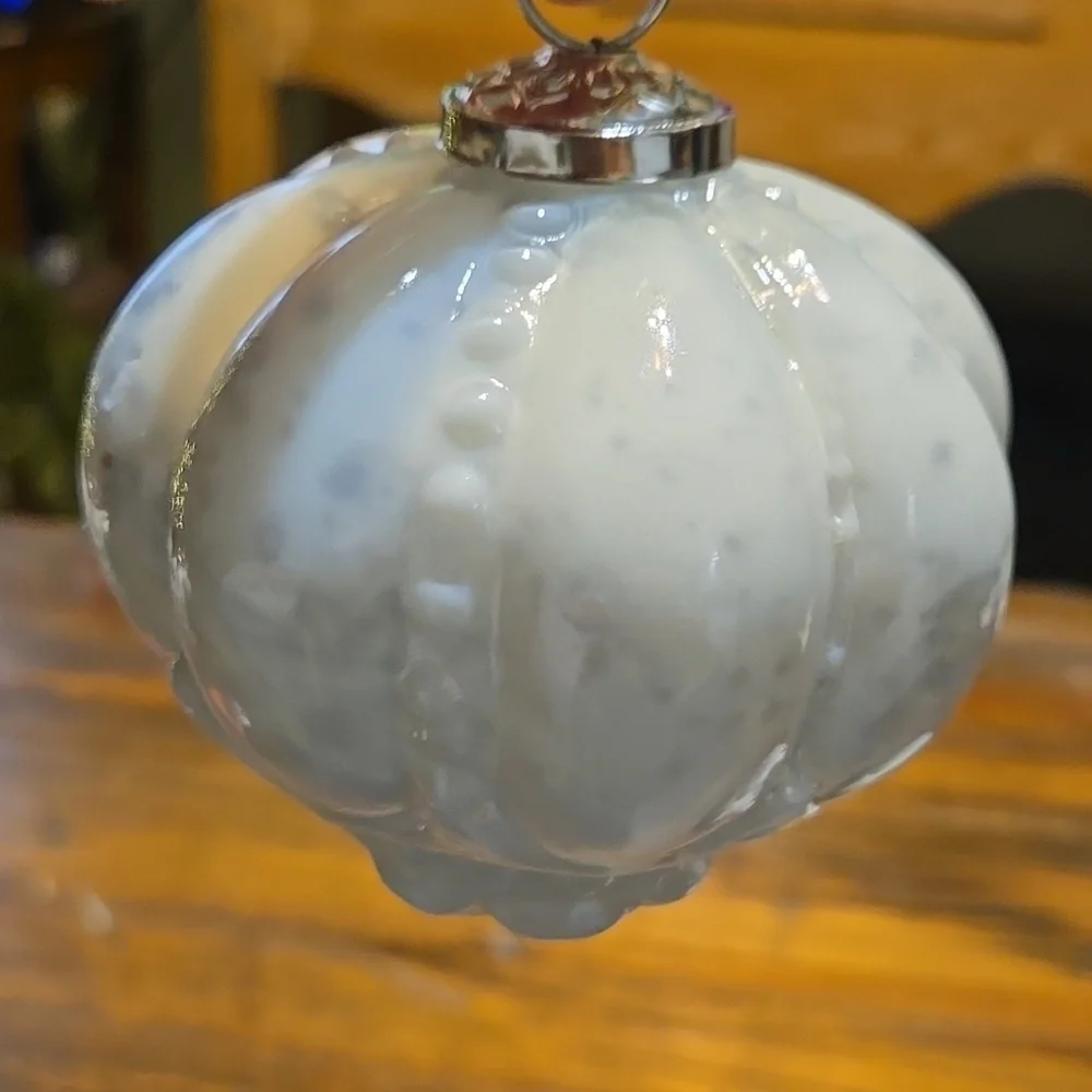 White and Gray Ornament Set